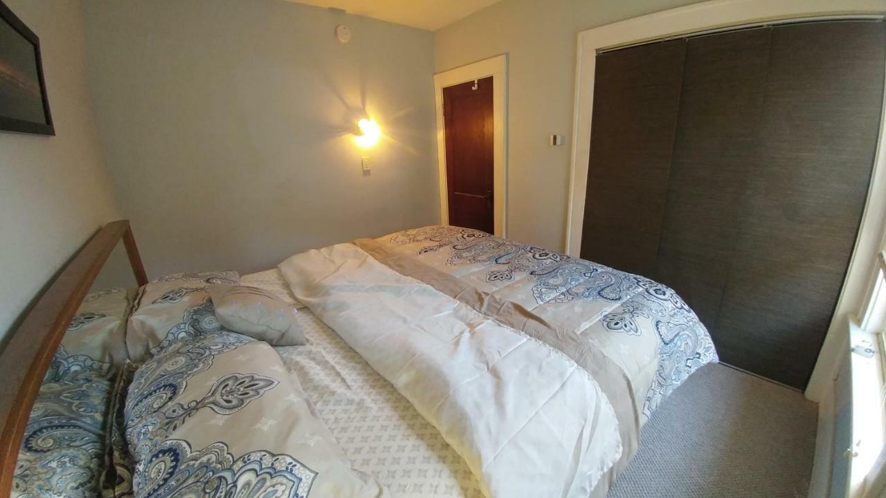 Spacious Frontier Park Apartment Erie Luaran gambar